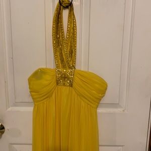 Formal gown size 2 yellow chiffon good material